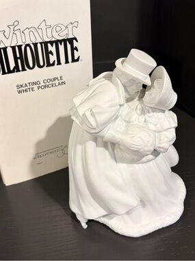 Department 56 Winter Silhouette Skating Couple Fine Porcelain White 7772-0 Boxed
